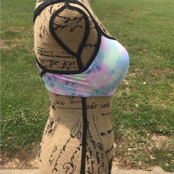 Victoria Secret PINK Ultimate Push Up Bra - Picture 3 of 4